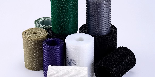 射出勾魔術貼：智能運動護具的“穩(wěn)定器”與“調節(jié)師”