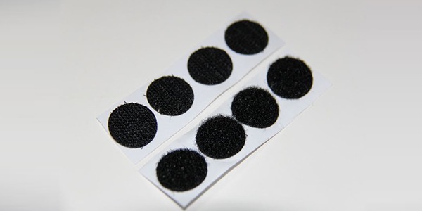 背膠魔術(shù)貼